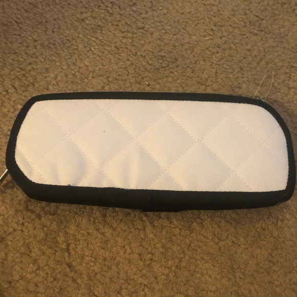 NWT Hello Kitty 2D pen pouch - Picture 6 of 6